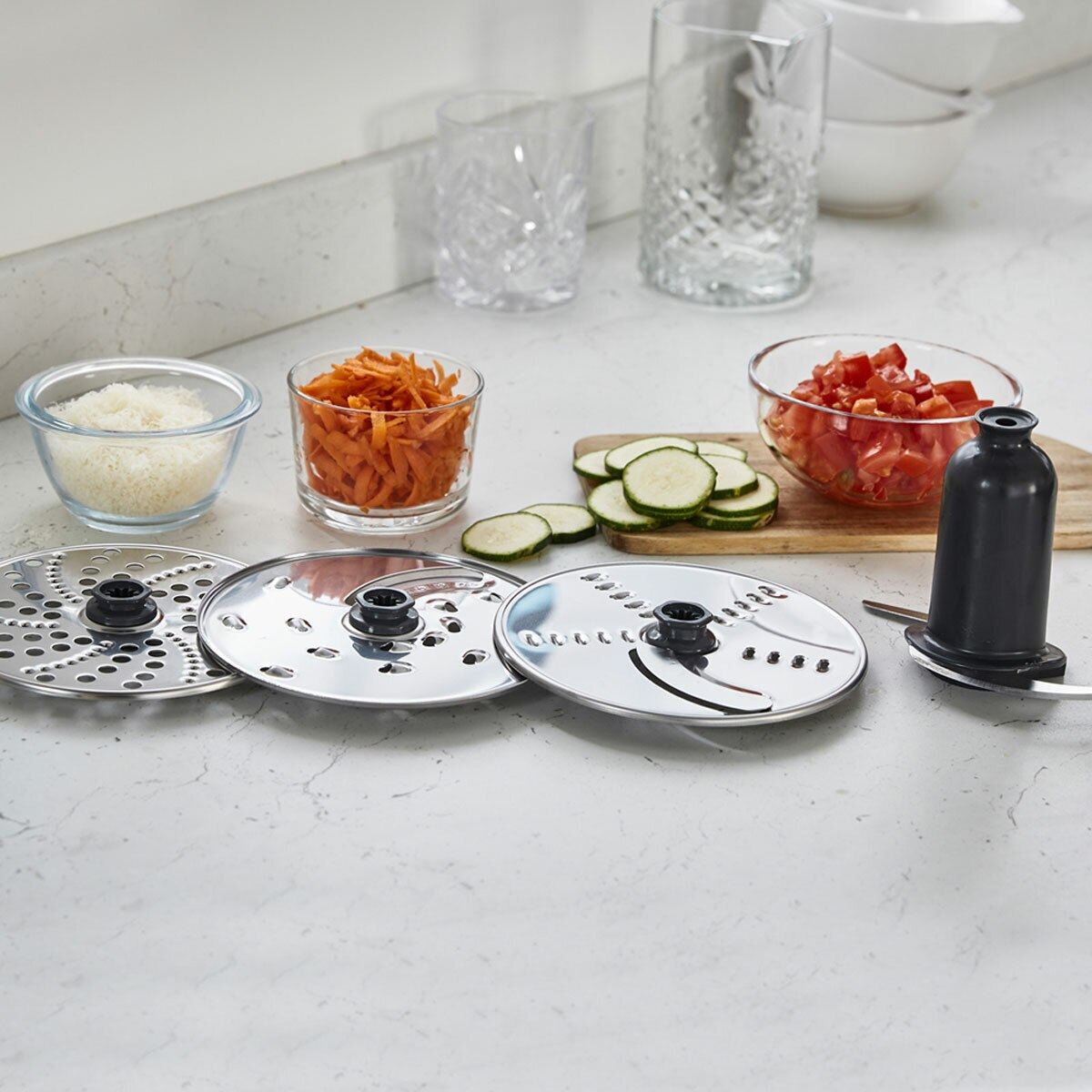 Kenwood Multipro Compact plus Food Processor & Blender with Digital Weighing Scales, FDM312SS 5 6295a9c839c95174c7fc83ad8b341b3f 4.png